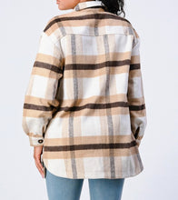 Cargar imagen en el visor de la galería, Brown &amp; Caramel Plaid Shacket
